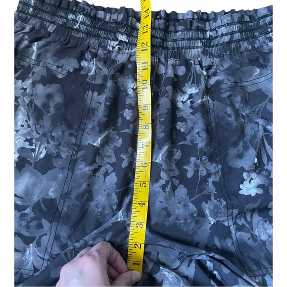 Athleta Savannah Jogger Pants Black Floral Camo Size 10 Tall Athlesiure - Picture 9 of 13